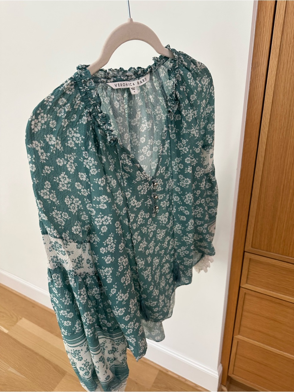 Veronica Beard Kalina Floral Silk Blouse, Size 8 - Picture 2 of 13